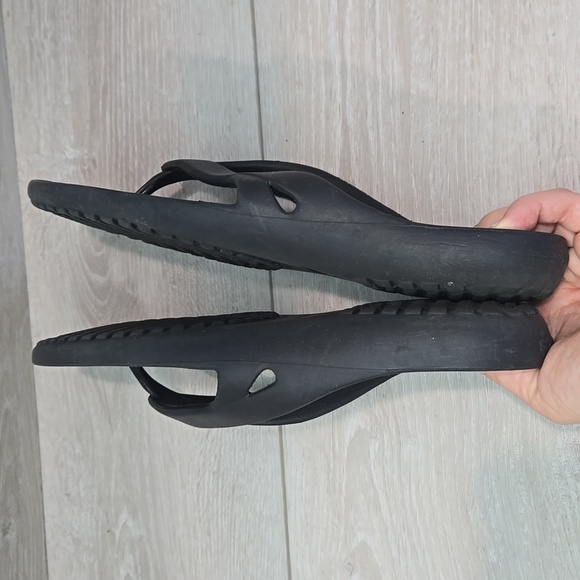 Crocs Women Iconic ComfortThong T Strap Black Flip Flop Sandals Shoes Sz 11 - Picture 9 of 11